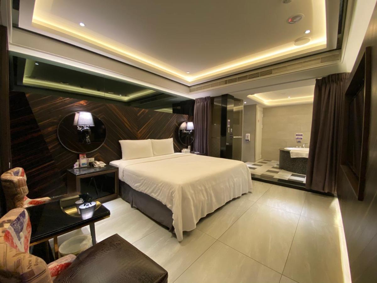 Ouge Motel - Fengshan Kaohsiung Exterior photo