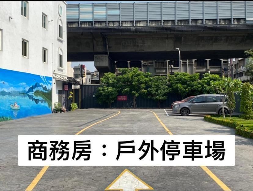Ouge Motel - Fengshan Kaohsiung Exterior photo